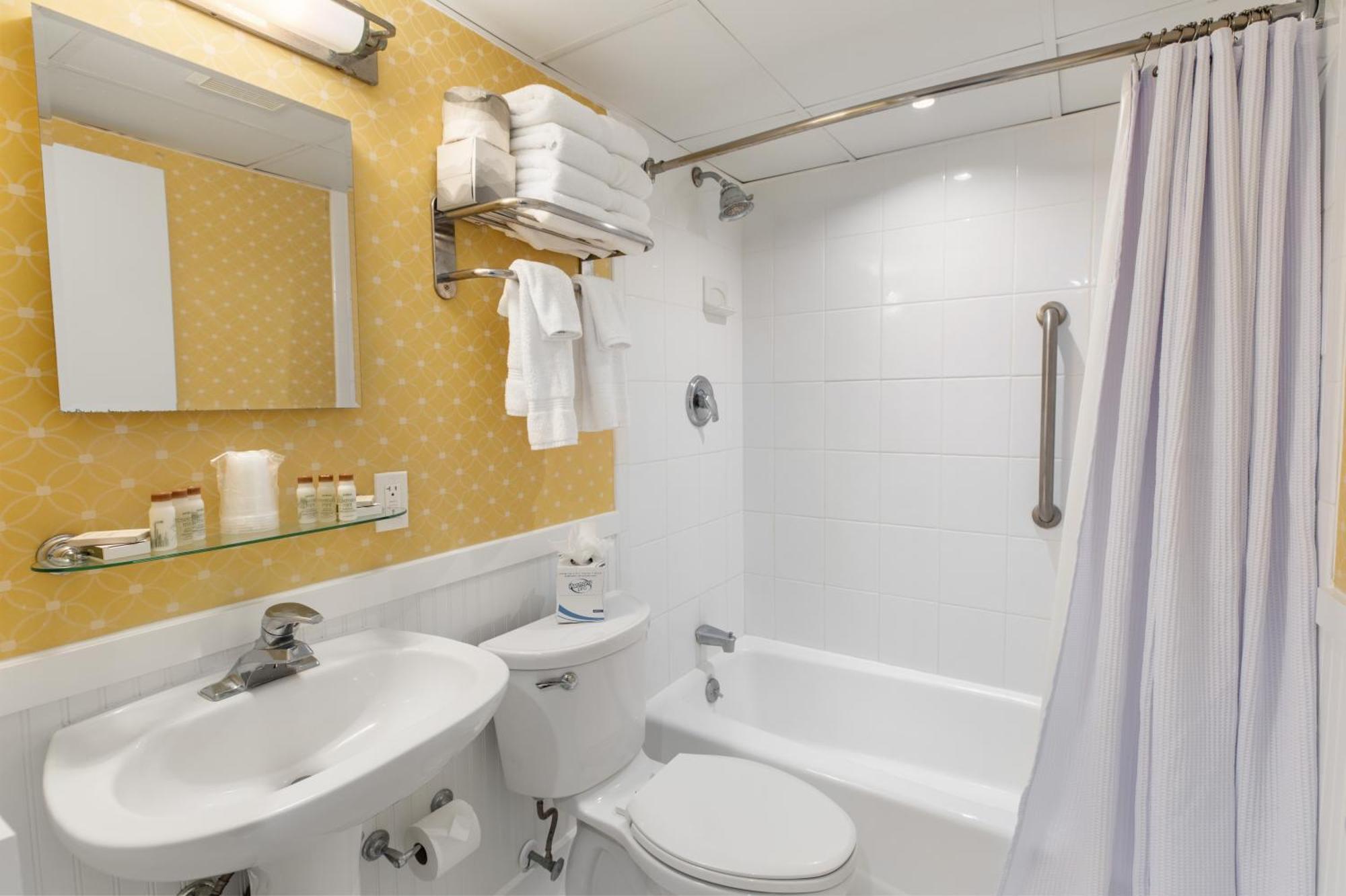 Hotel Pan American Oceanfront 3*